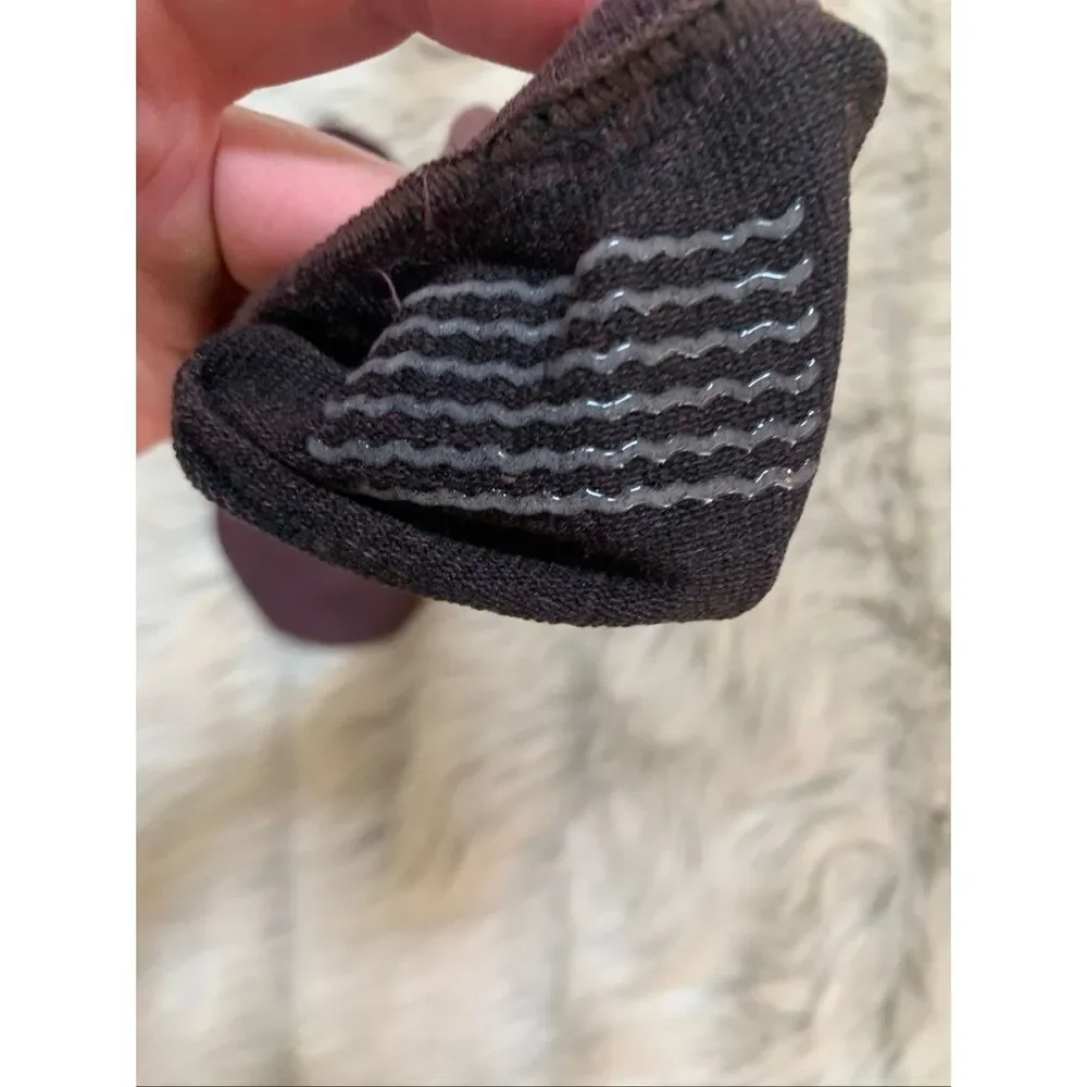 NWOT Cole Haan Brown No Show Socks Size 4-10